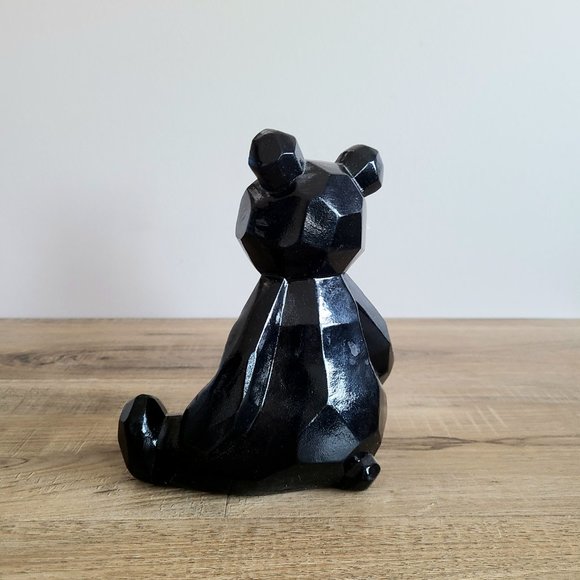 Geometric bear sculpture. Artist practicing model. - Picture 5 of 7